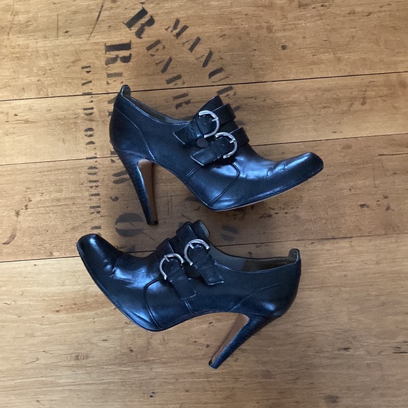 2 for $10 Max Studio Black Leather Shoe - Picture 11 of 11